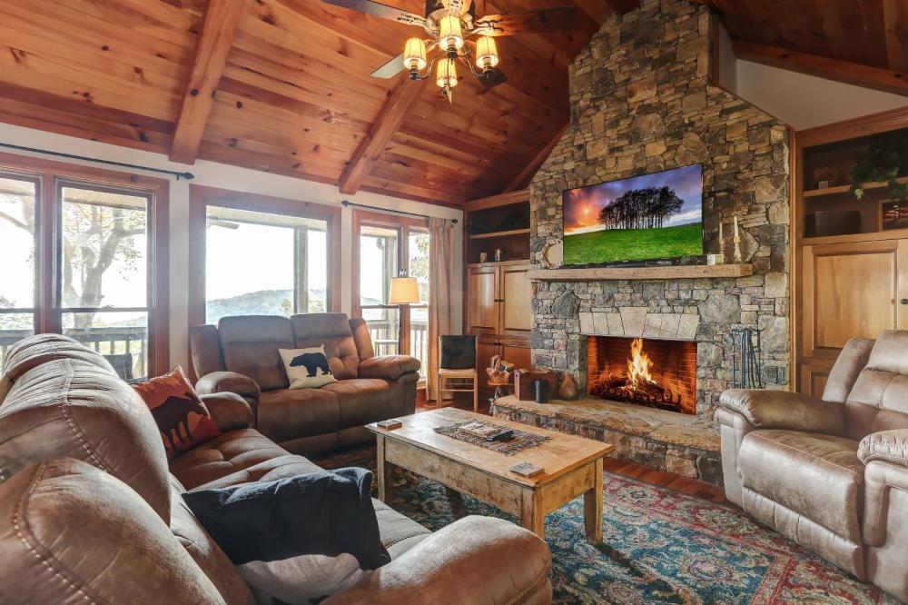 Wine Down Cottage - Mountain Views Sip Wine Fireside Watch Netflix Play Golf